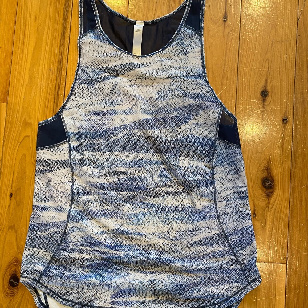 Lululemon tank